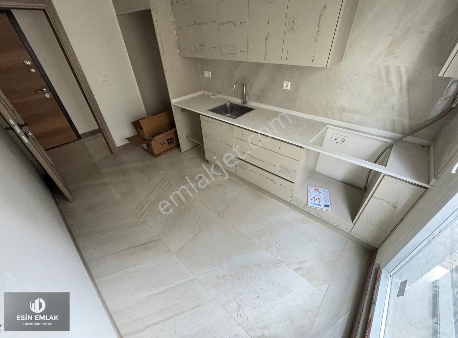 Pendikte Marmaraya 5 Dakika Yürüme Mesafesinde Sıfır Kiralık 2+1 - Görsel 19