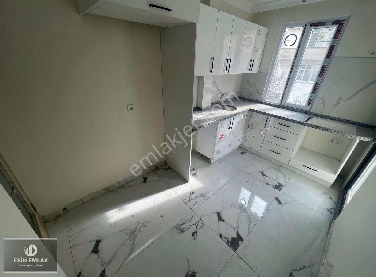 Yunus Mah'de Marmaraya Yakın Arakat 3+1 Daire