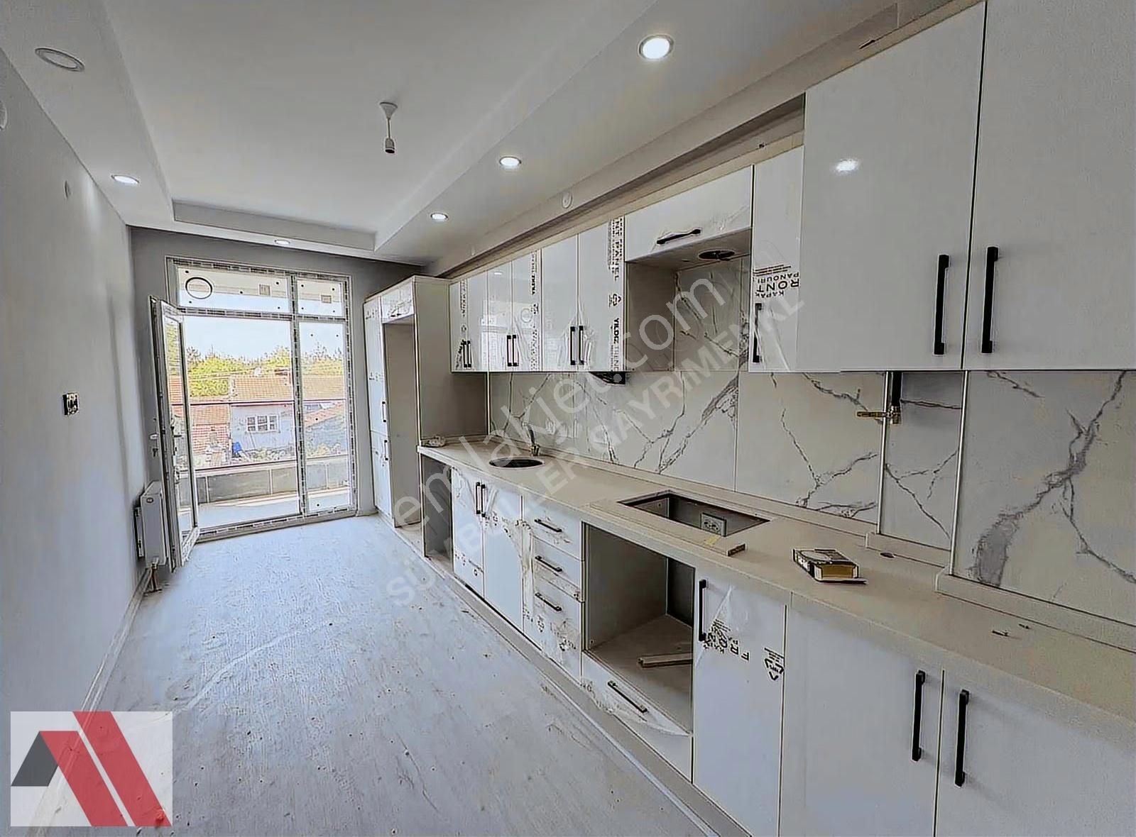 Sümbüller'den Cadde Yakını Arakat Ebeveyn Banyolu Geniş 2+1