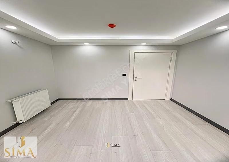 Metrobüsün Yürüme Mesafesi 5dk Tam Donanımlı Site İçerisinde 2+1 - Görsel 29