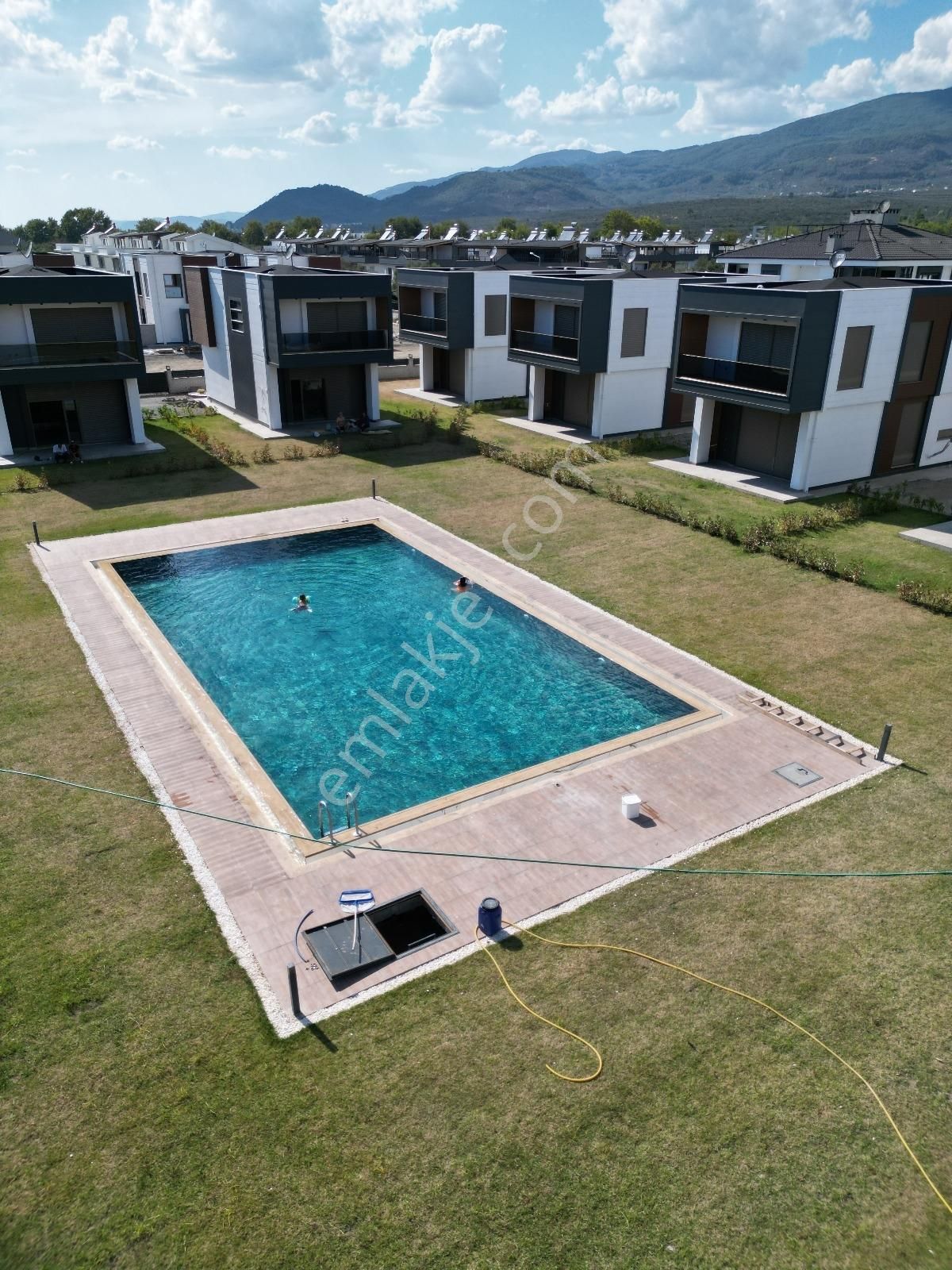 Eu Gayrimenkulden Site İçerisinde Havuzlu Tek Müstakil 3+1 Villa - Görsel 24