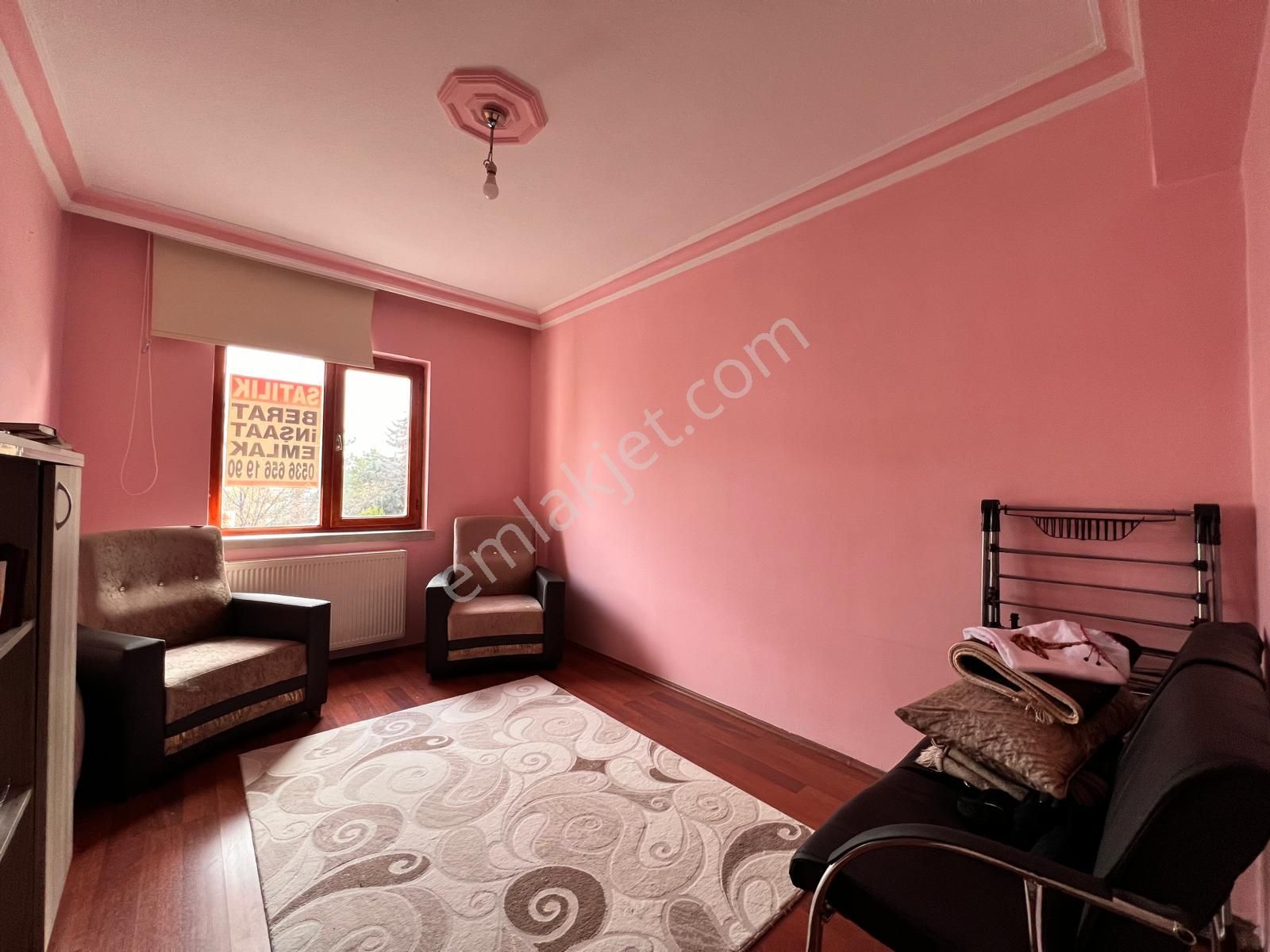 Kalecik Emlak'tan Ara Kat'da Güney Cephe Çift Balkonlu 3+1 - Görsel 9