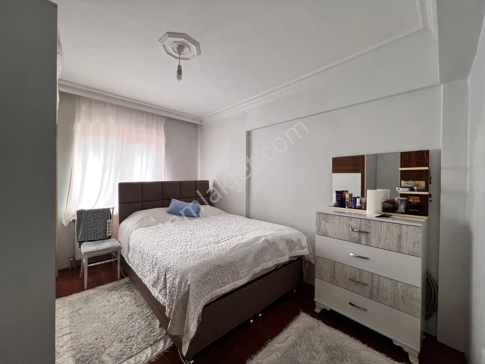 Kalecik Emlak'tan Ara Kat'da Güney Cephe Çift Balkonlu 3+1 - Görsel 11