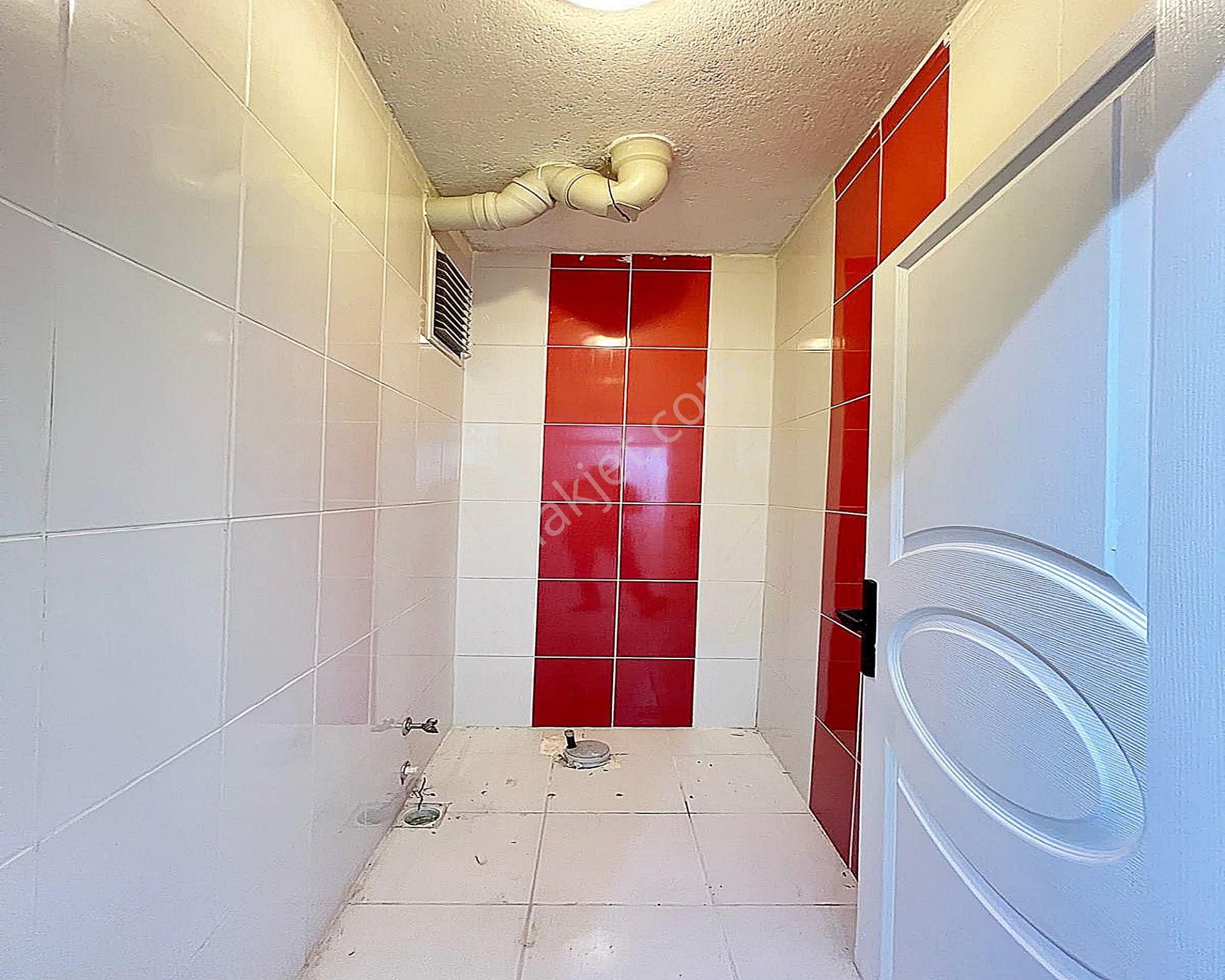 Metrobüse Çok Yakın Acil Satılık 2+1 Bahçe Katı Yüksek Kredi İmkanı İle ! - Görsel 20