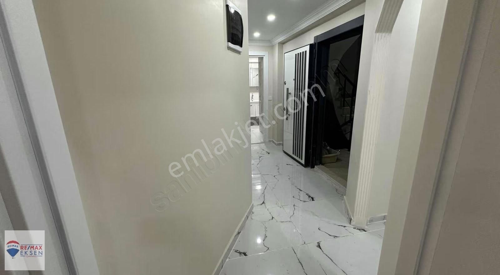 Çekmeköy Mehmetakif Mahallesi Merkezi Konum Kiralık 2+1 Daire - Görsel 2