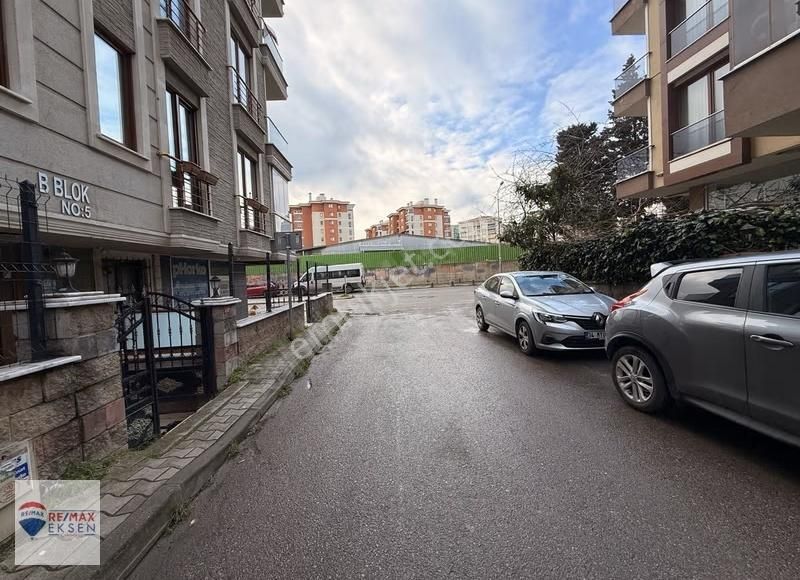 Taşdelen Merkezi Konumda 110 M2 Dükkan