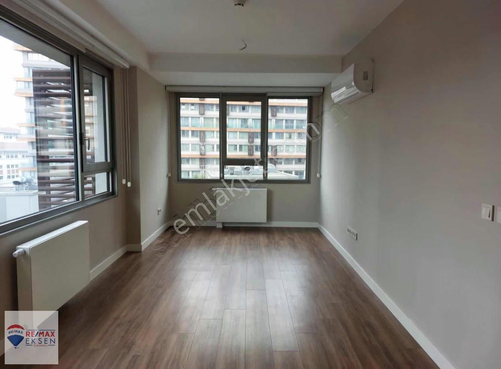 Emine Göktürk,den İnistanbul,da Yüksek Kat 2+1 Kiralık