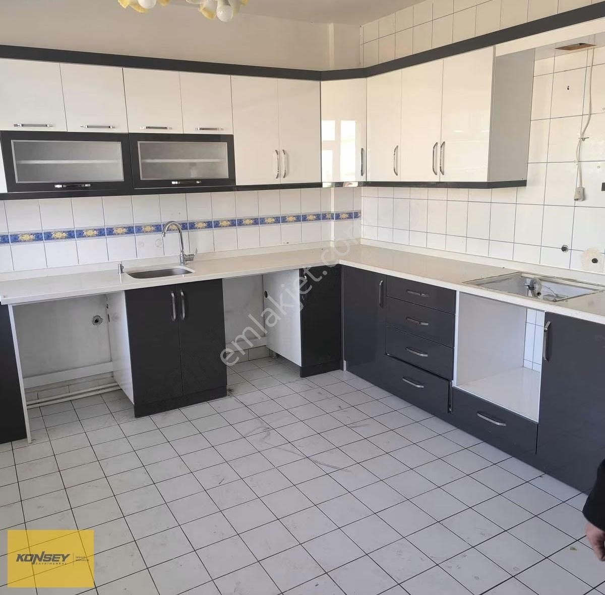 Mustafa Kemal Bulvarı Üzerinde Kiralık 3+1 Daire - Görsel 3