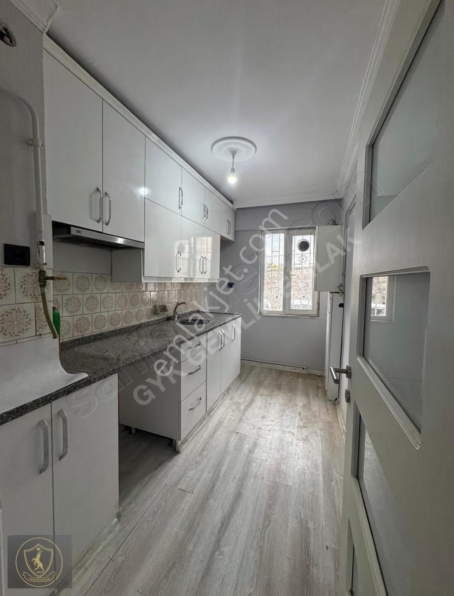 Gemlik Emlaktan Satılık 2+1 Yeni Tadilatı Yapılmış Daire