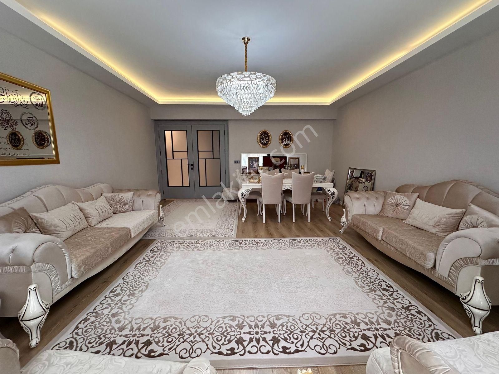 Redstone Castle Park Ova Evleri Yerden Isıtma Satılık 4+1 Daire - Görsel 13