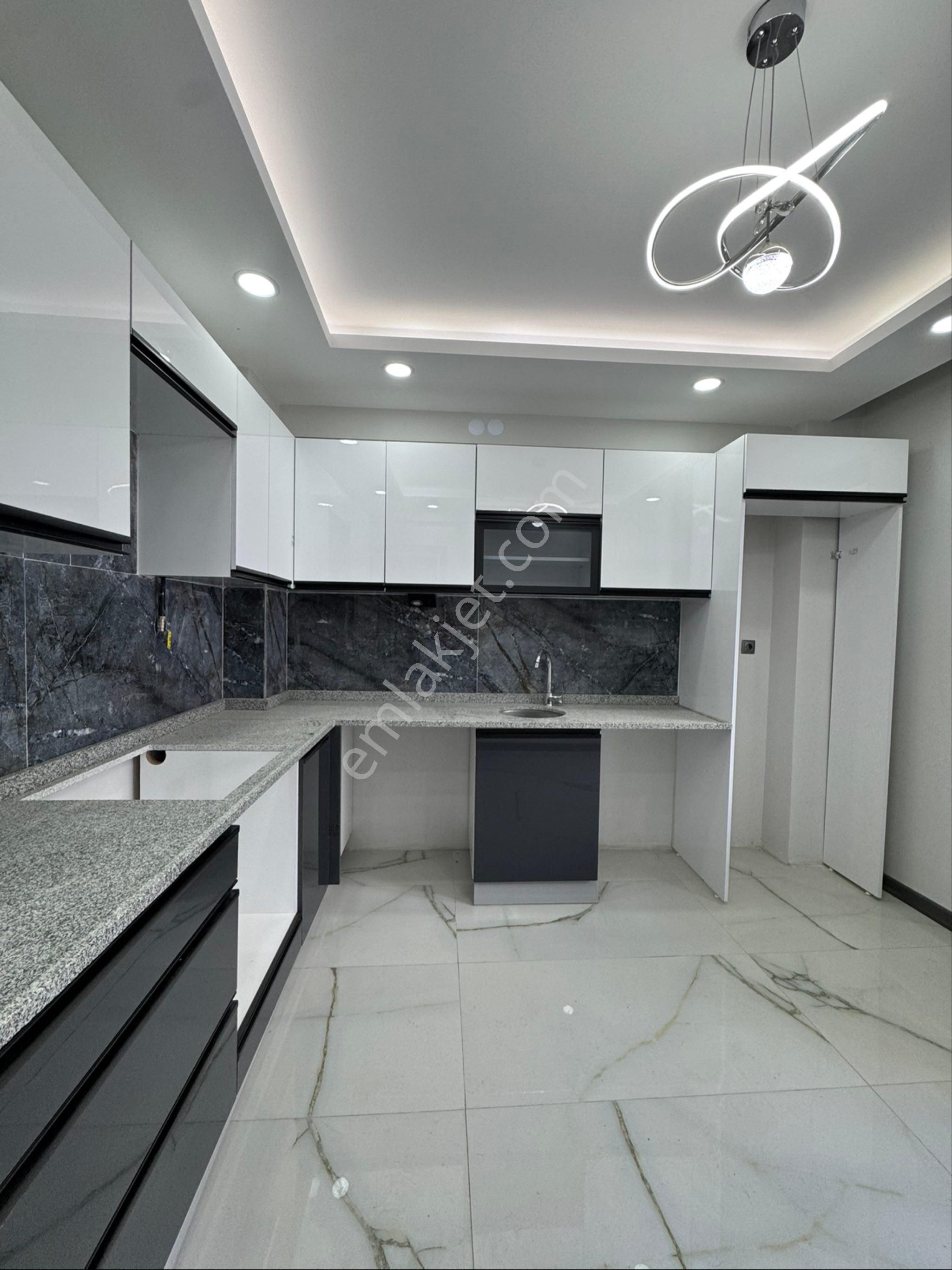 Conker İnşaat Emlak’tan Çamlıca Mahallesi 2+1 Sıfır Satılık Daire