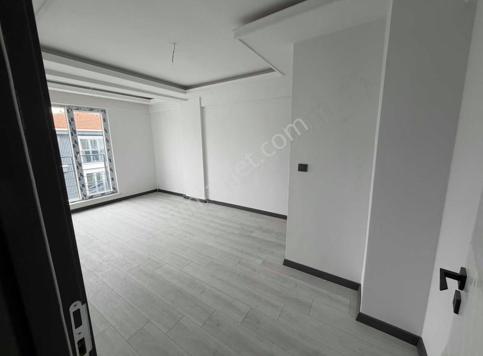 Ozandan Yeşiltepede Satılık Son Kat Sıfır 3+1 Daire - Görsel 4