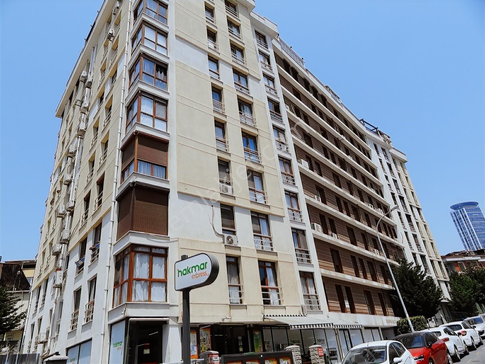 Ünalan Metro-metrobüs Yakını Satılık Teraslı Dubleks Daire 3+1