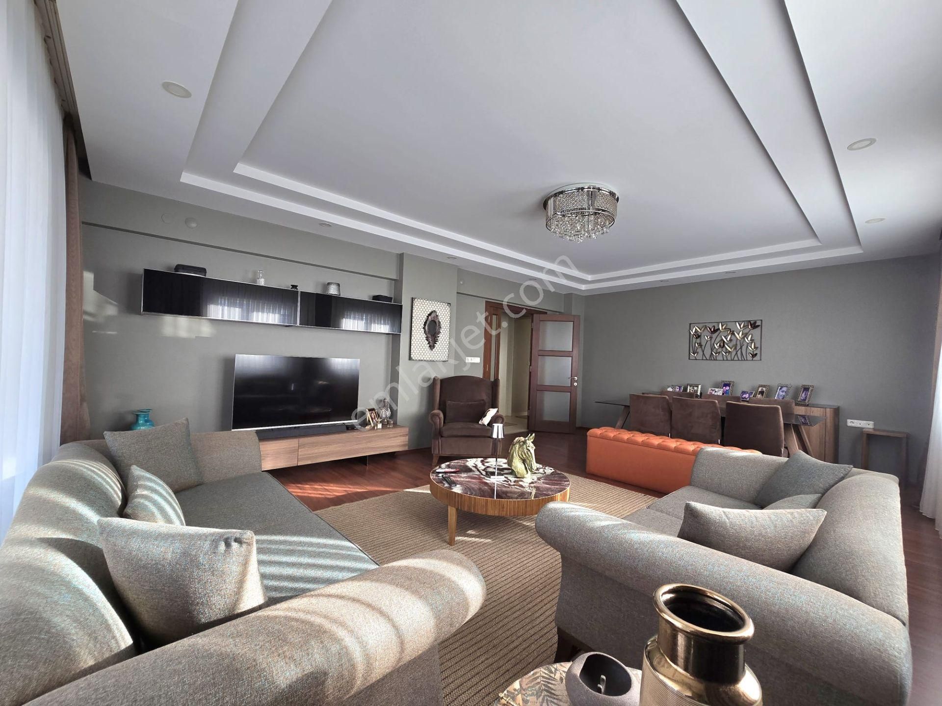 Gerzele'de Şehir Manzaralı, Site İçinde 241 M² 3+1 Daire