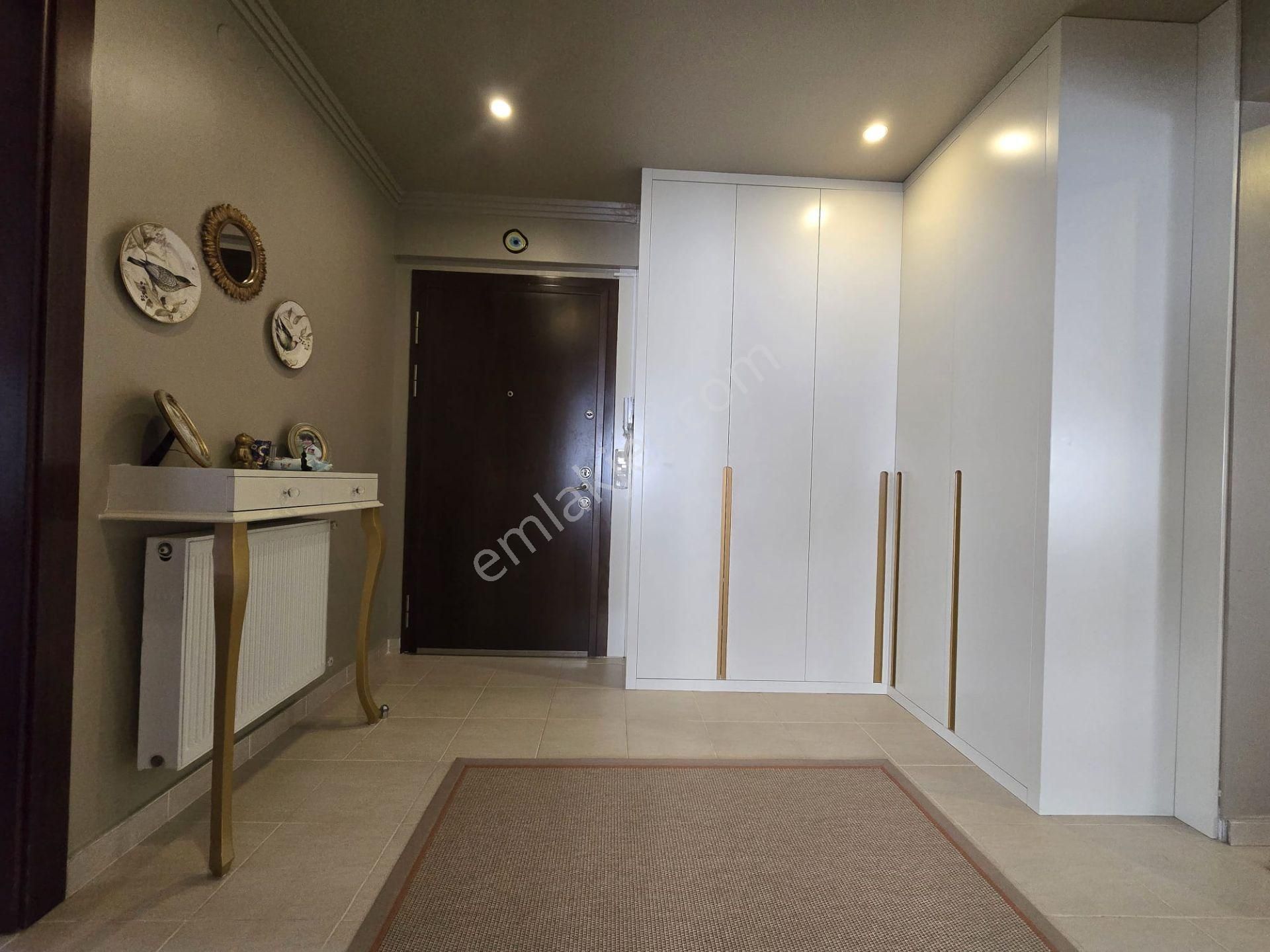 Gerzele'de Şehir Manzaralı, Site İçinde 241 M² 3+1 Daire - Görsel 3
