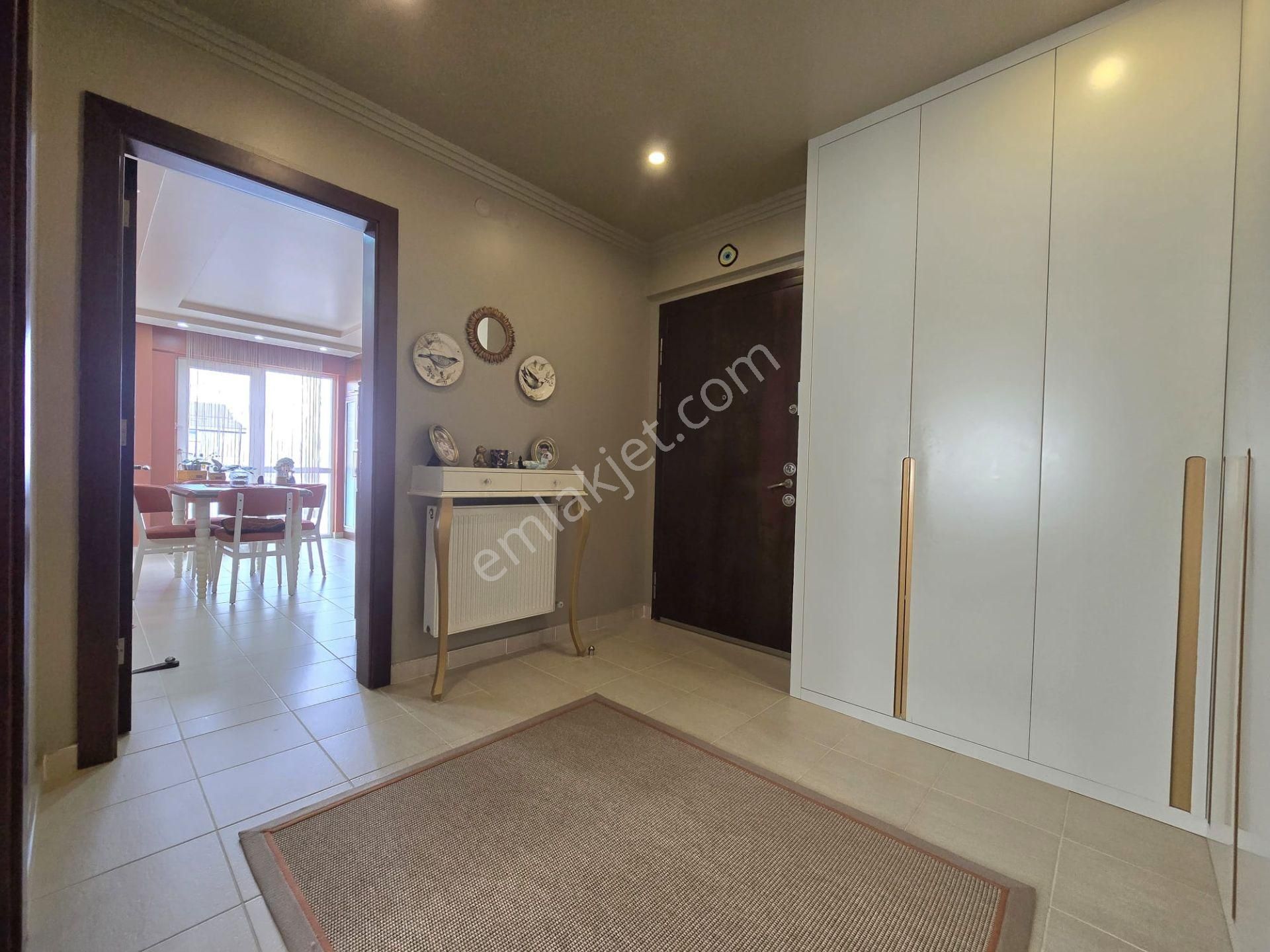 Gerzele'de Şehir Manzaralı, Site İçinde 241 M² 3+1 Daire - Görsel 2