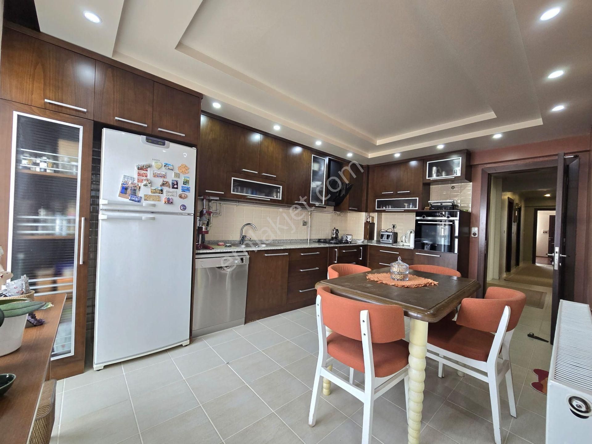 Gerzele'de Şehir Manzaralı, Site İçinde 241 M² 3+1 Daire - Görsel 7