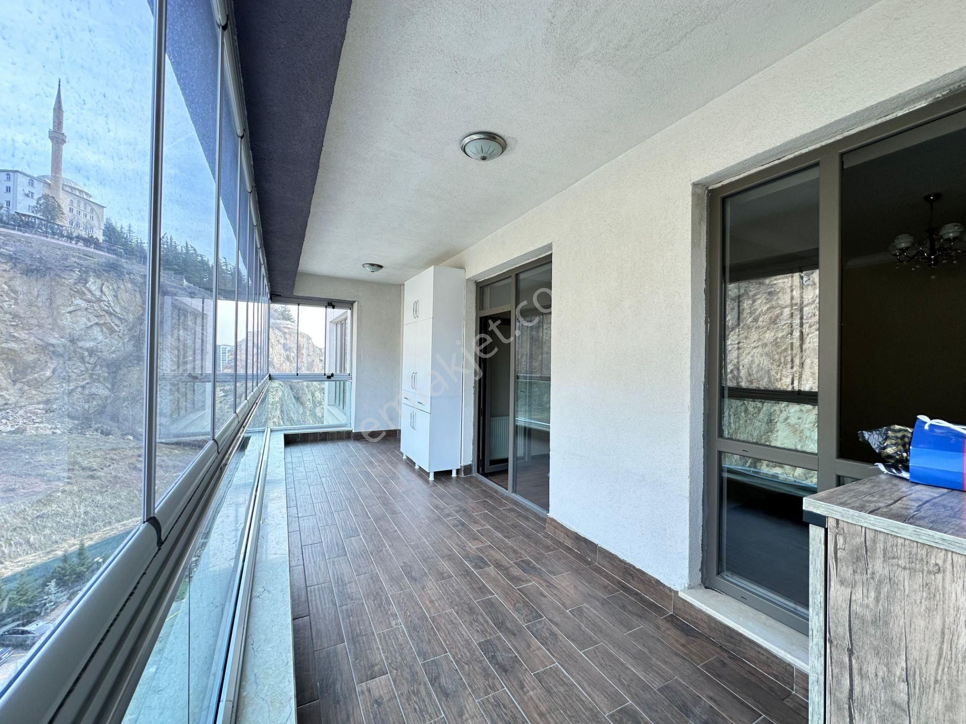 Uzman Emlak'tan Selçuklu Kulelerinde Katta Yapılı 3+1 Daire - Görsel 14