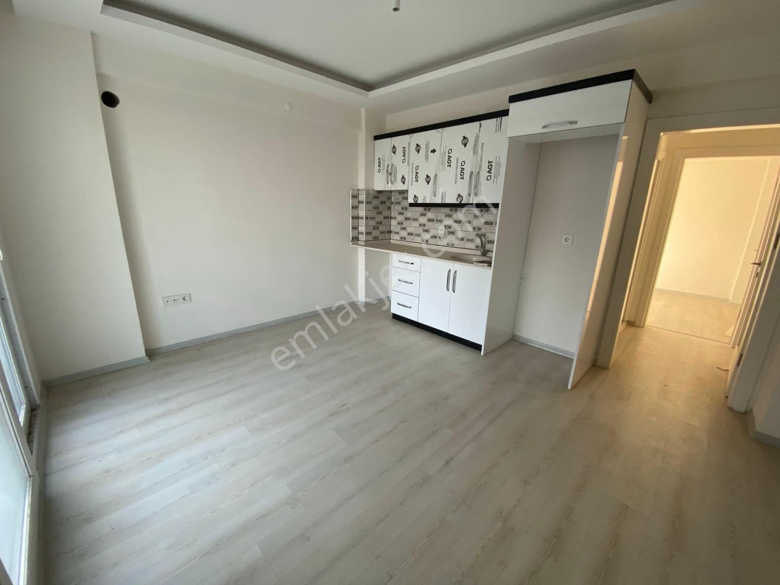 Aydın/didim/cumhuriyet Mh Satılık 1+1 Bahçe Giriş Kat Daire