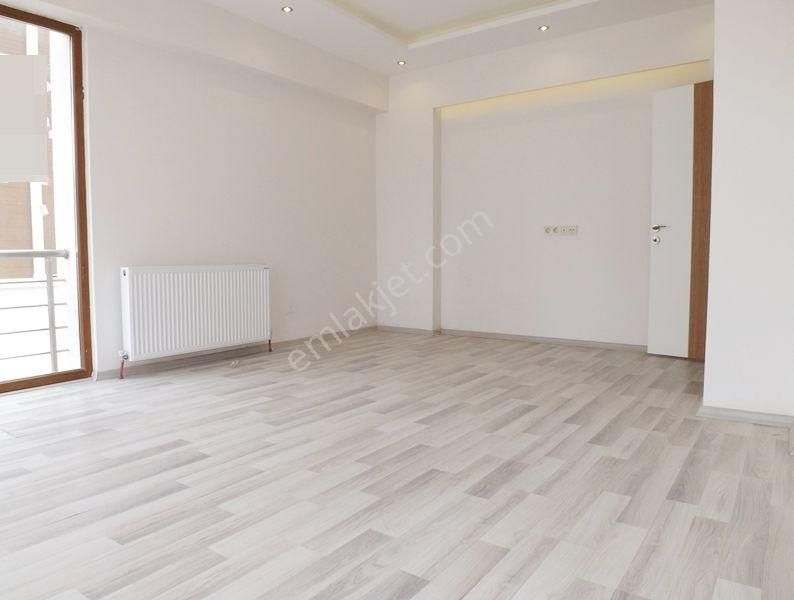 Mertcan Dan Yakacık Meydana Yürüme Site İçi 3+1 Ebeveyn Banyolu - Görsel 5