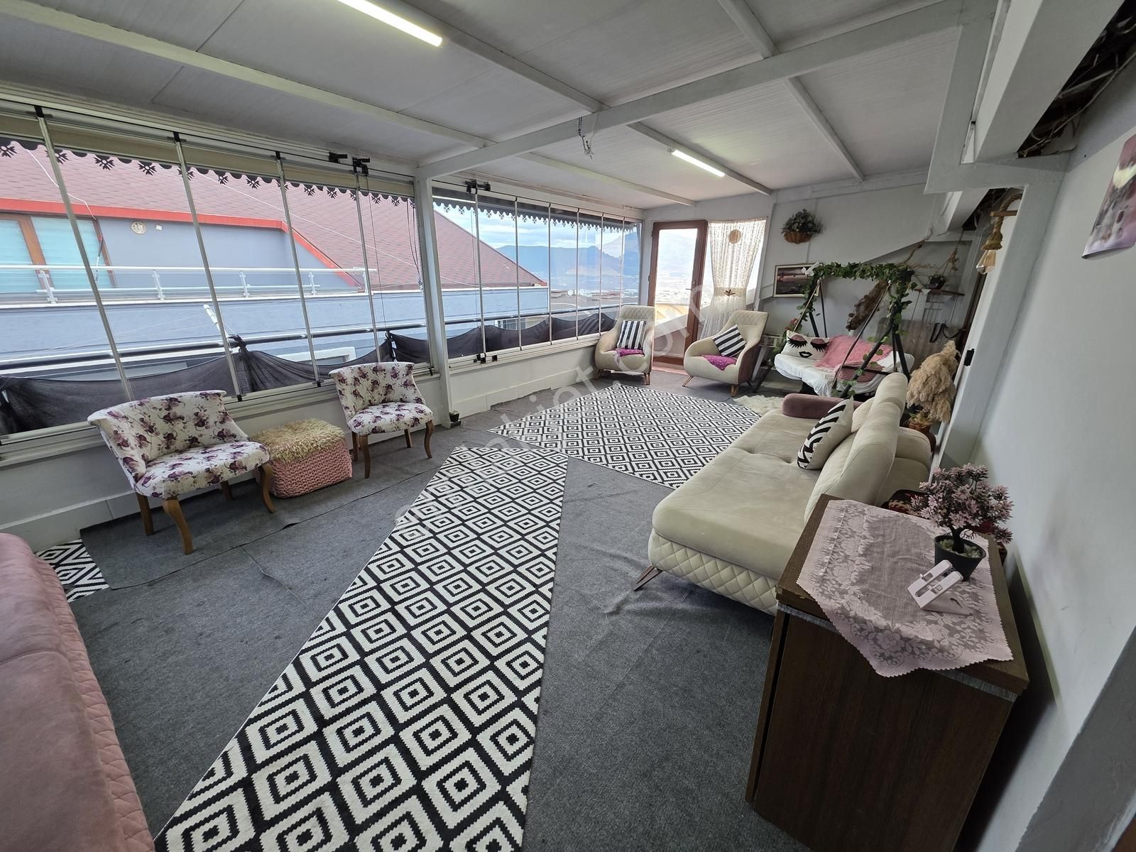 Kestel Park Evlerinde Geniş Ve Ferah 5+1 Satılık Dubleks Daire - Görsel 25