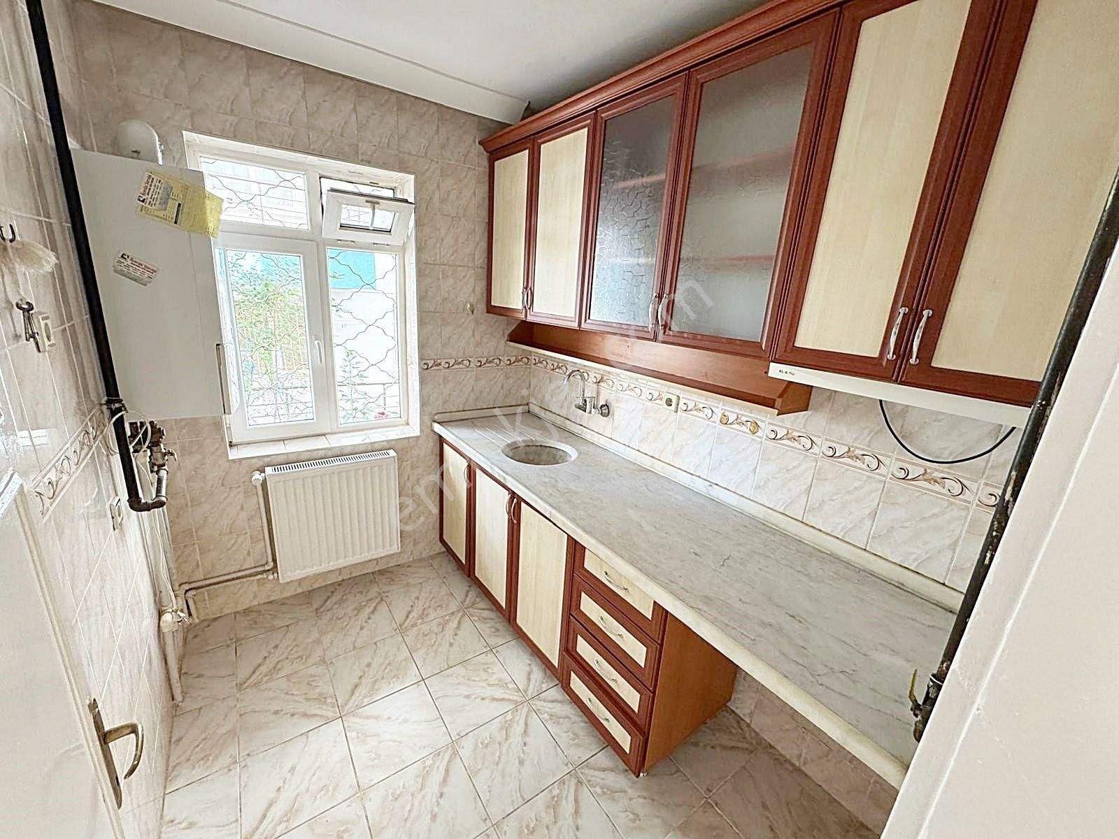 Sanatoryum Caddesi Tam Merkezde ! Giriş Kat 2+1 Emsalsiz Fiyat - Görsel 8