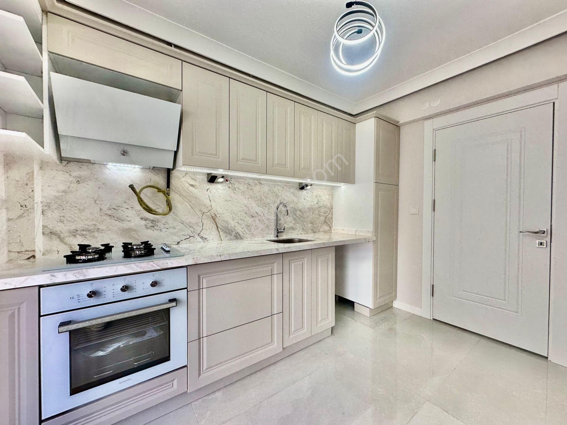 ꧁ay Emlaktan꧂akçay'da Doğalgazlı Şık Tasarımlı Ön Cephe Arakat Denize Yakın Satılık 3+1 Geniş Daire - Görsel 4