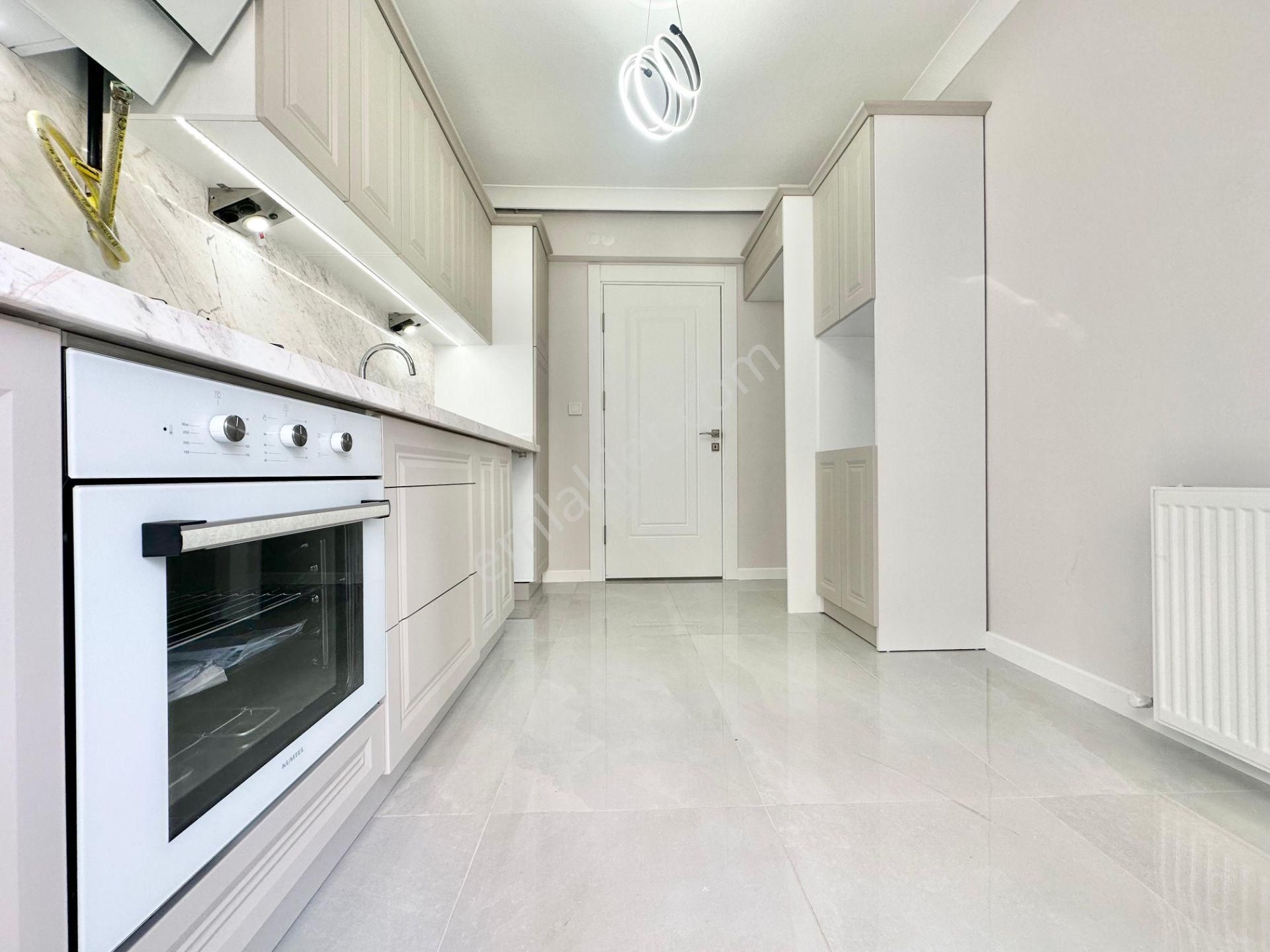 ꧁ay Emlaktan꧂akçay'da Doğalgazlı Şık Tasarımlı Ön Cephe Arakat Denize Yakın Satılık 3+1 Geniş Daire