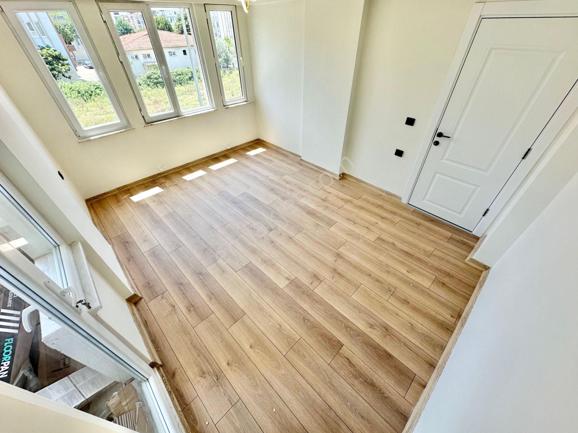 ꧁ay Emlak'tan꧂ Akçay'da Türk Hamamlı Şık Tasarımlı Ayrı Mutfaklı Ön Cephe Satılık 3+1 Geniş Daire - Görsel 27