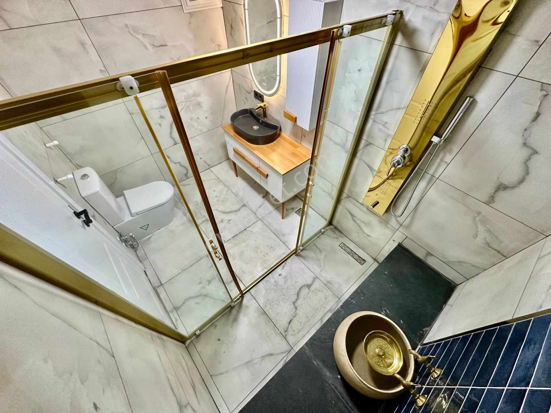 ꧁ay Emlak'tan꧂ Akçay'da Türk Hamamlı Şık Tasarımlı Ayrı Mutfaklı Ön Cephe Satılık 3+1 Geniş Daire - Görsel 3