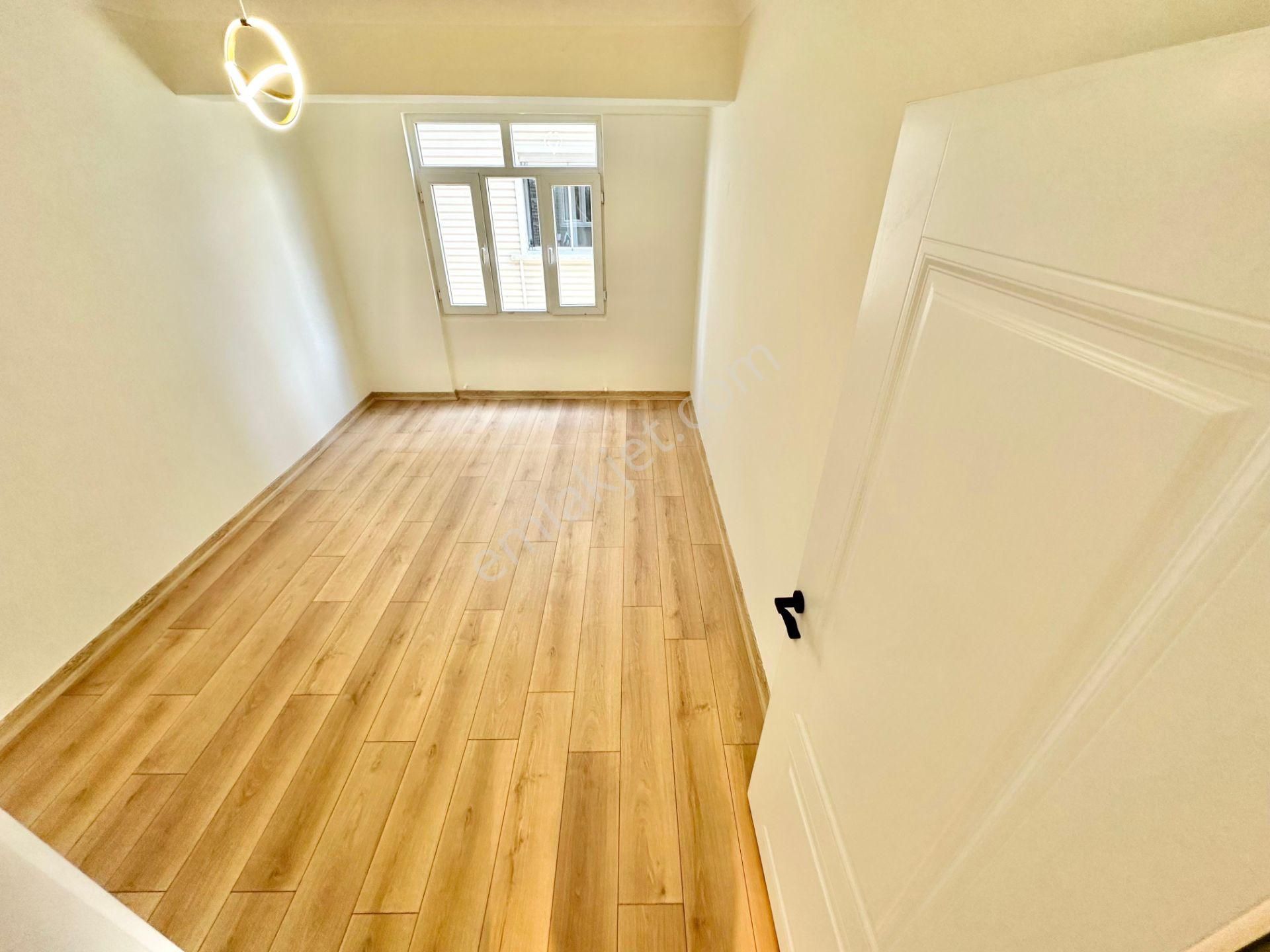 ꧁ay Emlak'tan꧂ Akçay'da Türk Hamamlı Şık Tasarımlı Ayrı Mutfaklı Ön Cephe Satılık 3+1 Geniş Daire - Görsel 16