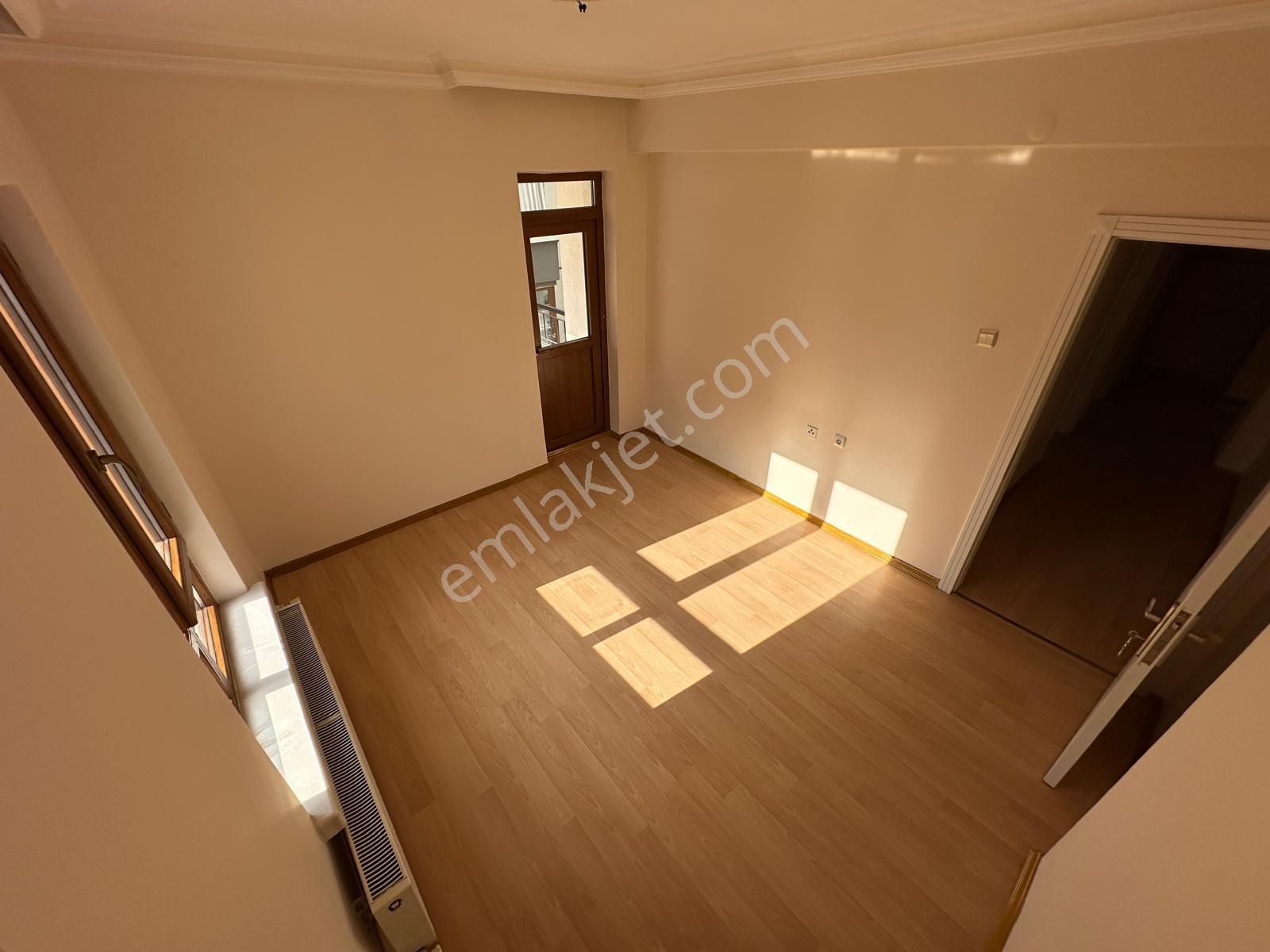 Aktepe Yakını Orta Katta Asansörlü 3+1 - Görsel 9