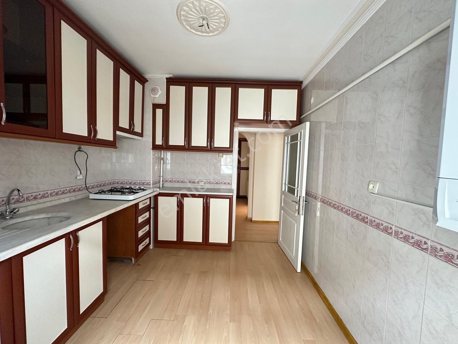 Aktepe Yakını Orta Katta Asansörlü 3+1 - Görsel 20