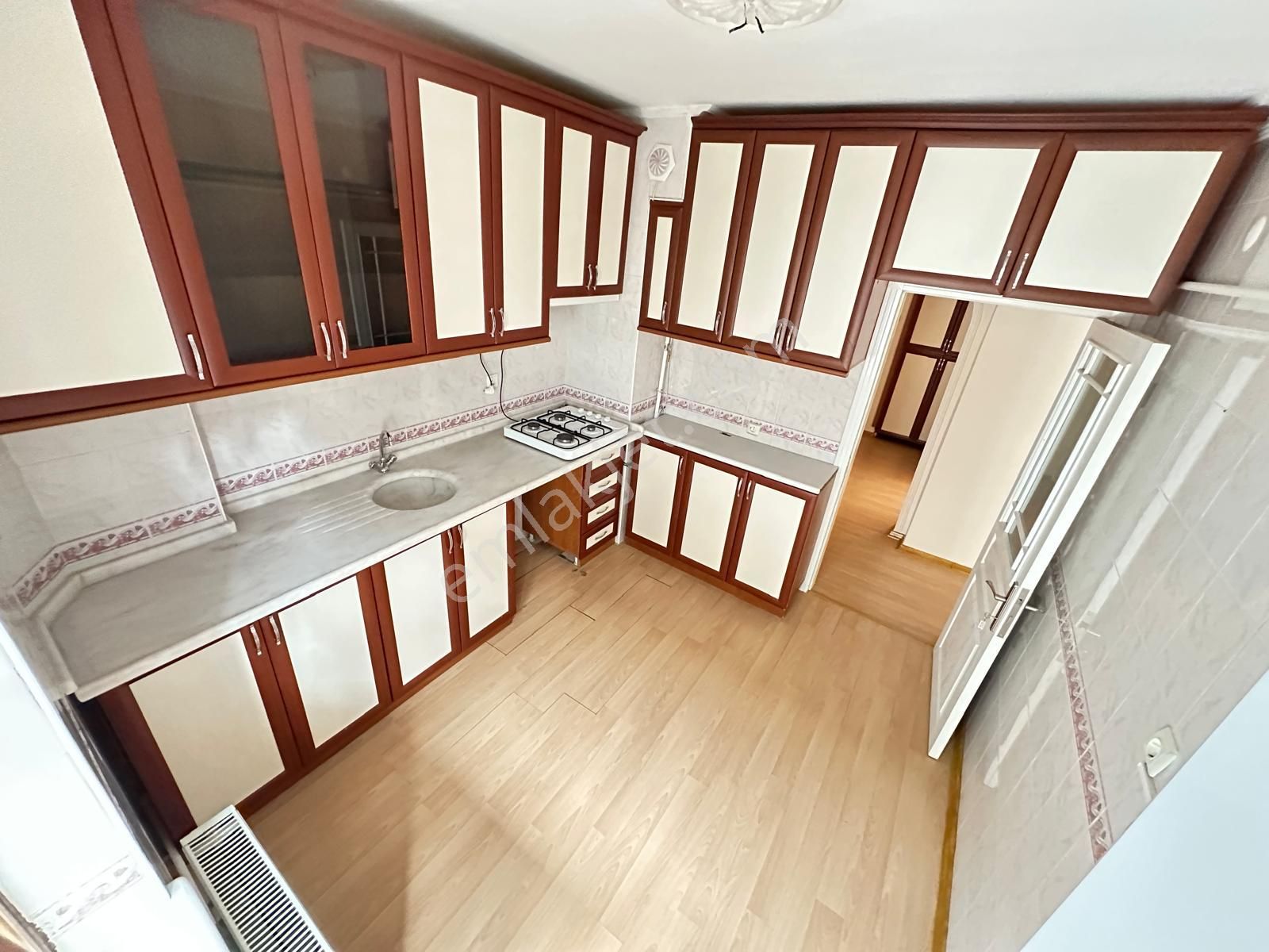 Aktepe Yakını Orta Katta Asansörlü 3+1 - Görsel 21