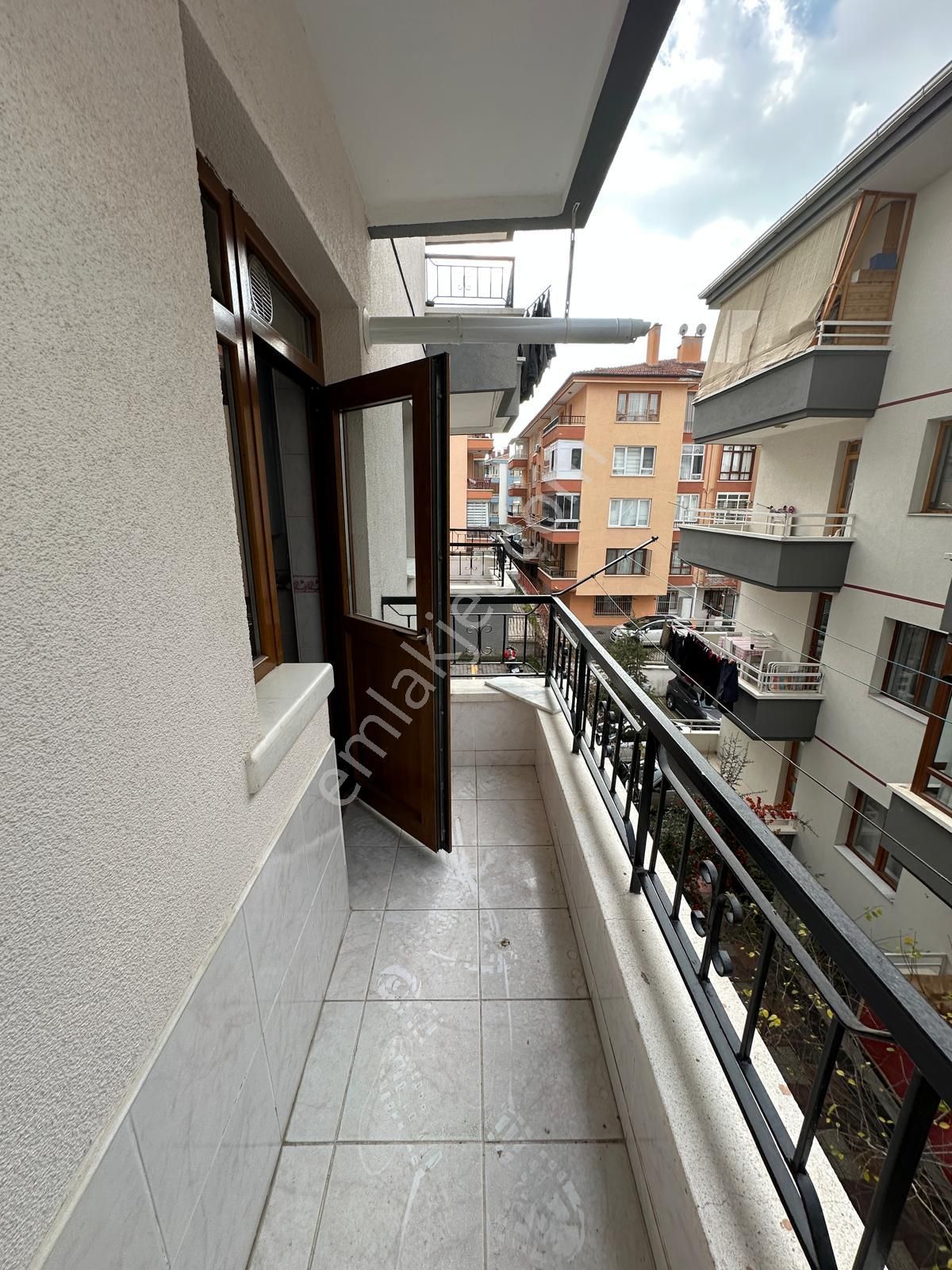 Aktepe Yakını Orta Katta Asansörlü 3+1 - Görsel 28