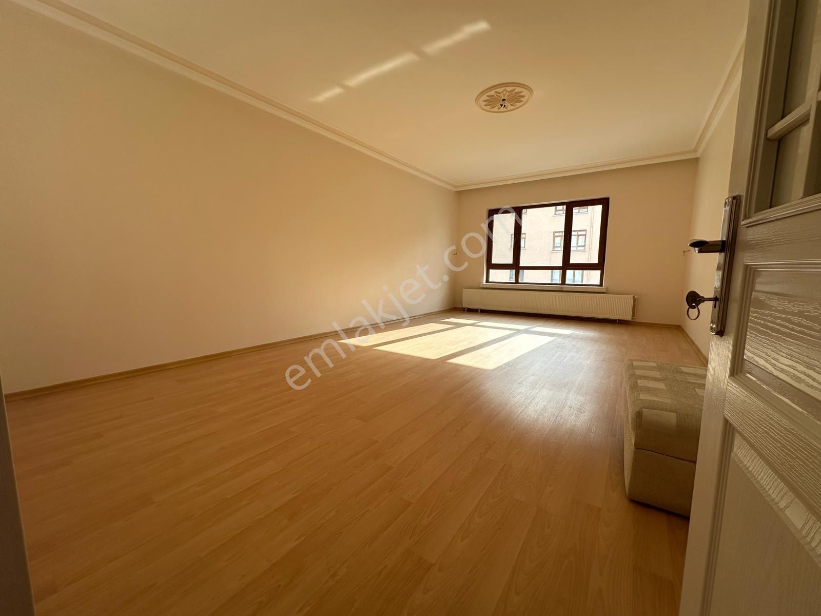 Aktepe Yakını Orta Katta Asansörlü 3+1 - Görsel 3