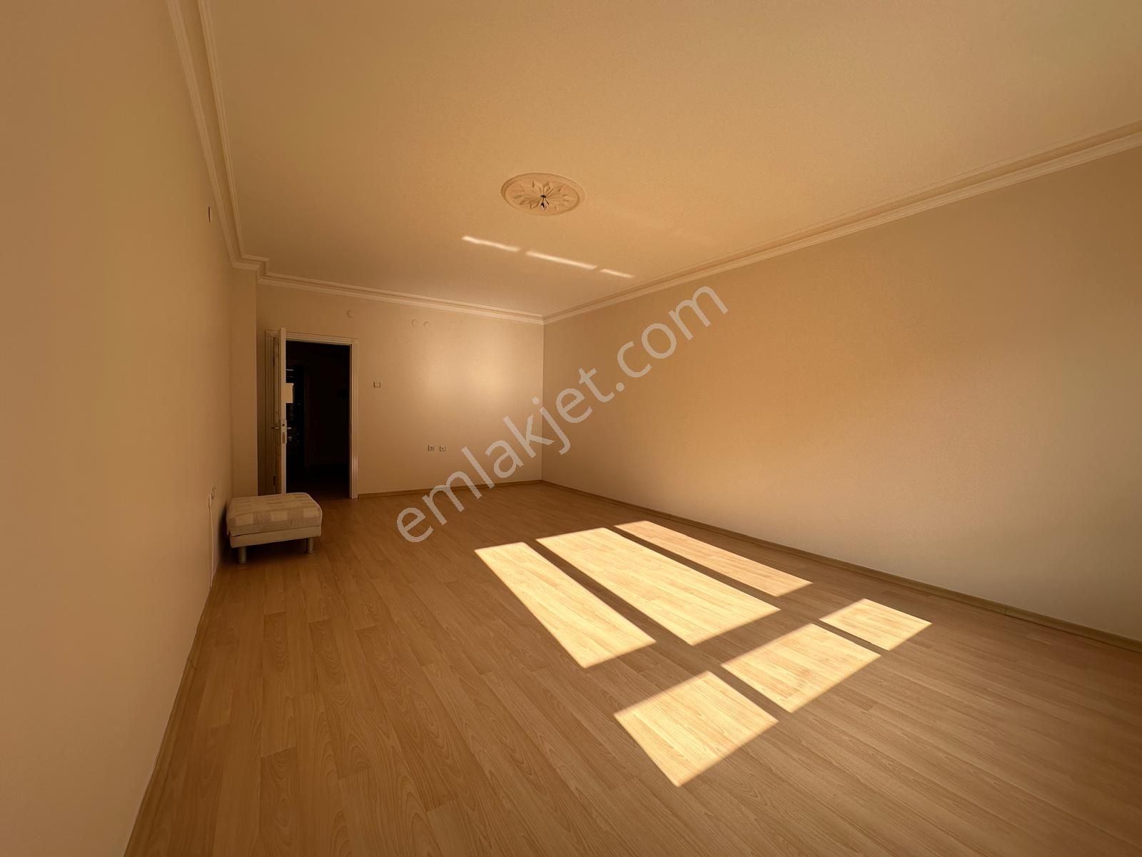 Aktepe Yakını Orta Katta Asansörlü 3+1 - Görsel 12