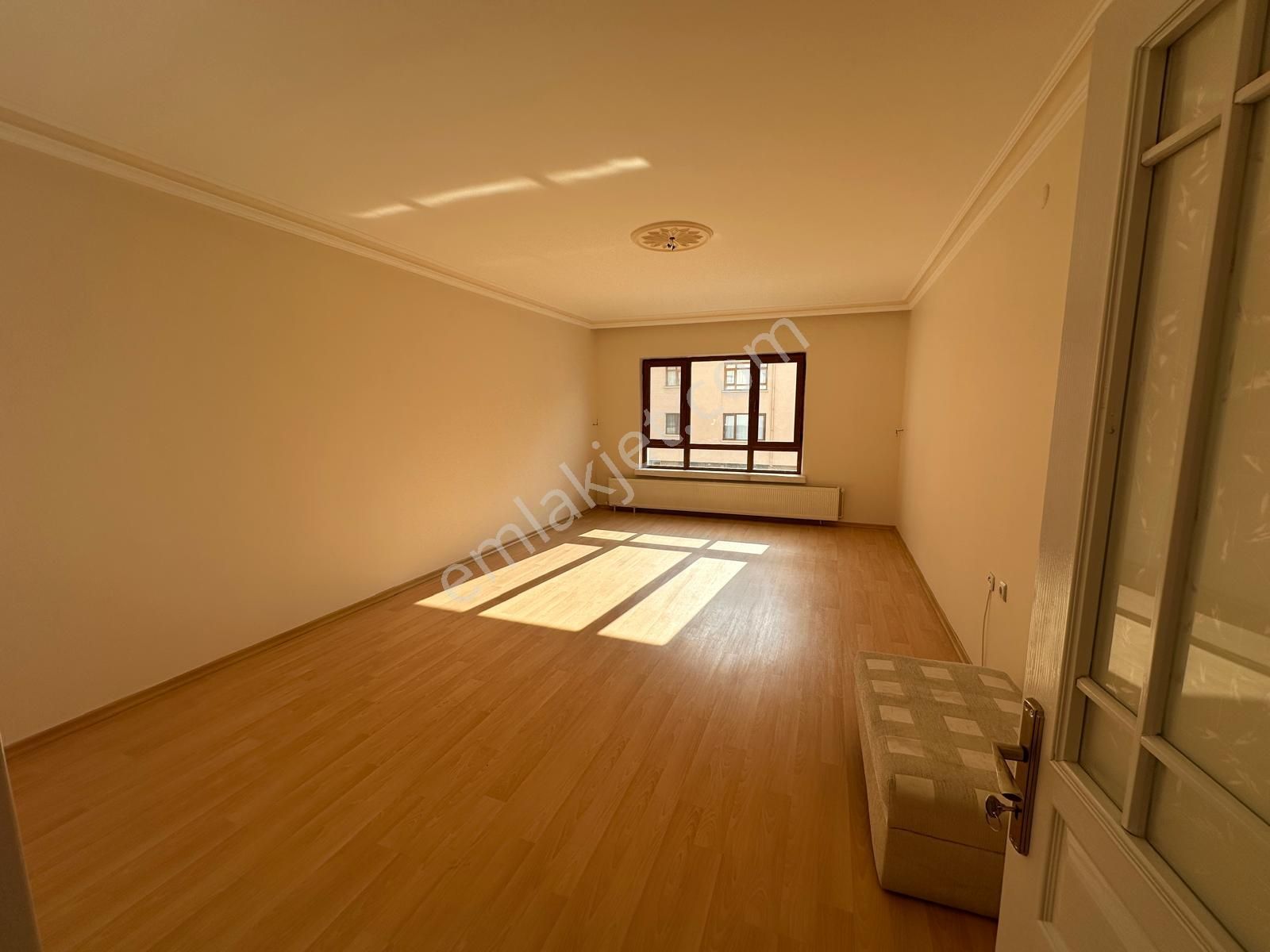 Aktepe Yakını Orta Katta Asansörlü 3+1 - Görsel 13