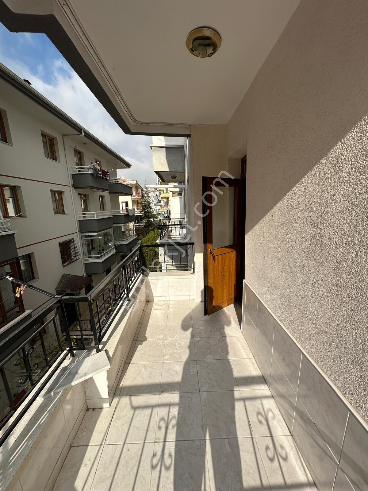 Aktepe Yakını Orta Katta Asansörlü 3+1 - Görsel 31