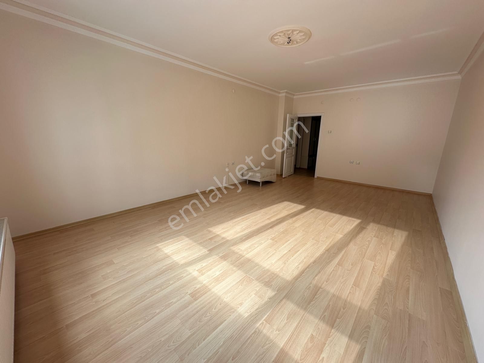 Aktepe Yakını Orta Katta Asansörlü 3+1 - Görsel 17