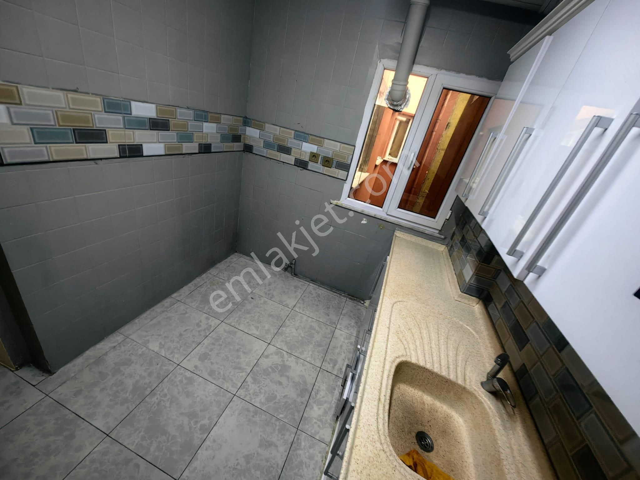 Beyoğlu Çıksalın'da Kiralık 2+1 Geniş Ferah Daire - Görsel 32