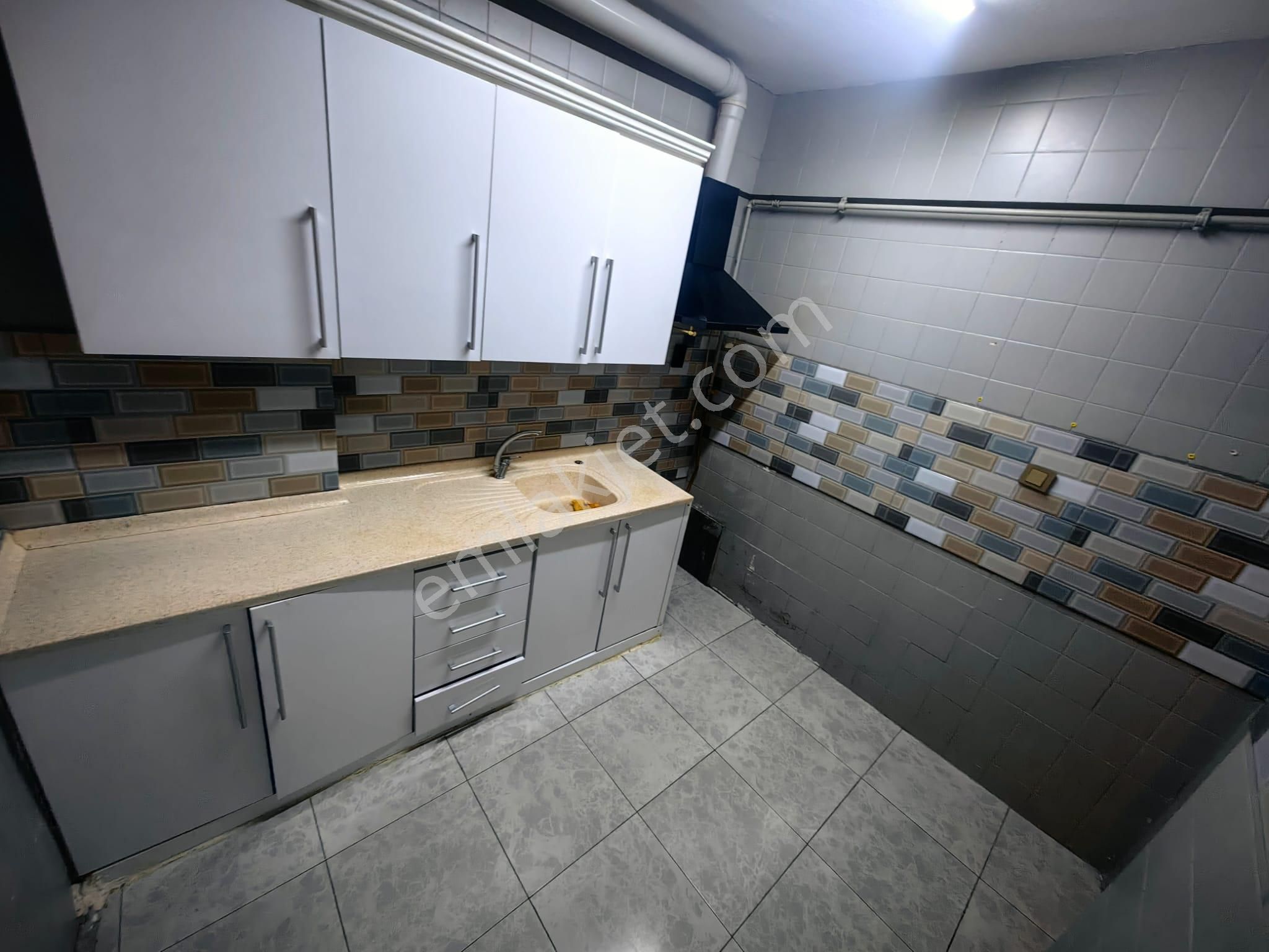 Beyoğlu Çıksalın'da Kiralık 2+1 Geniş Ferah Daire - Görsel 33