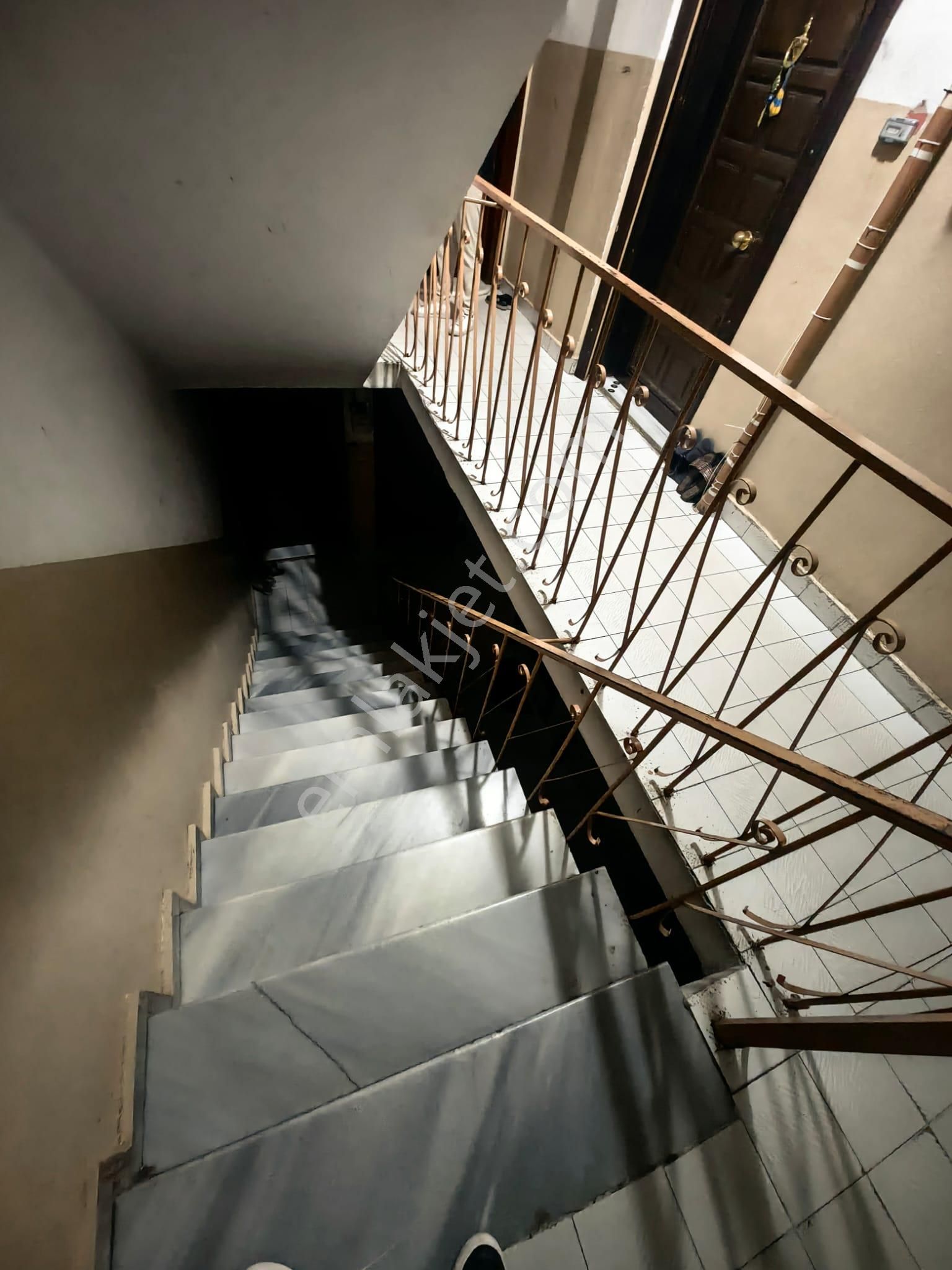 Beyoğlu Çıksalın'da Kiralık 2+1 Geniş Ferah Daire - Görsel 6