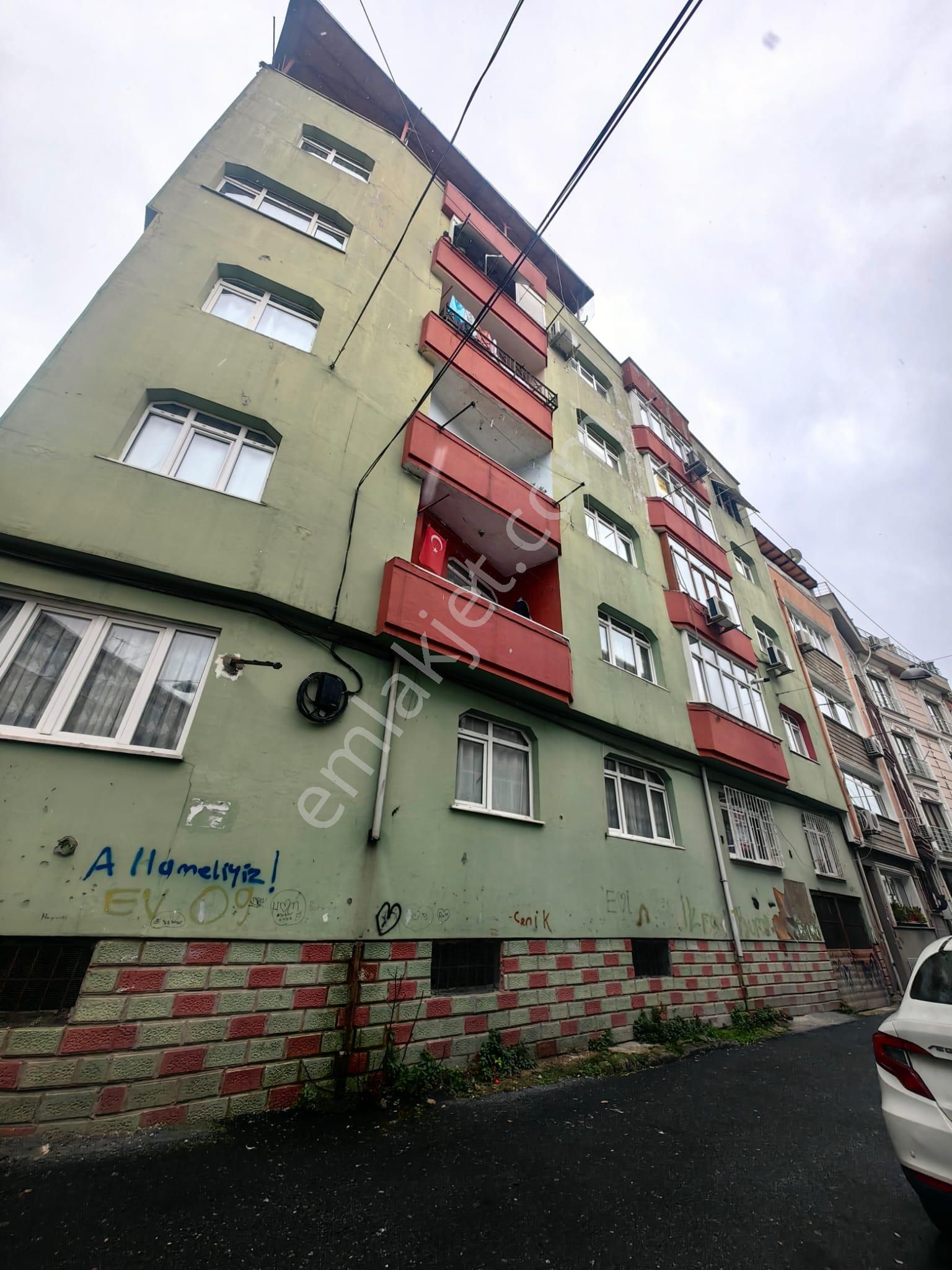 Beyoğlu Çıksalın'da Kiralık 2+1 Geniş Ferah Daire - Görsel 2