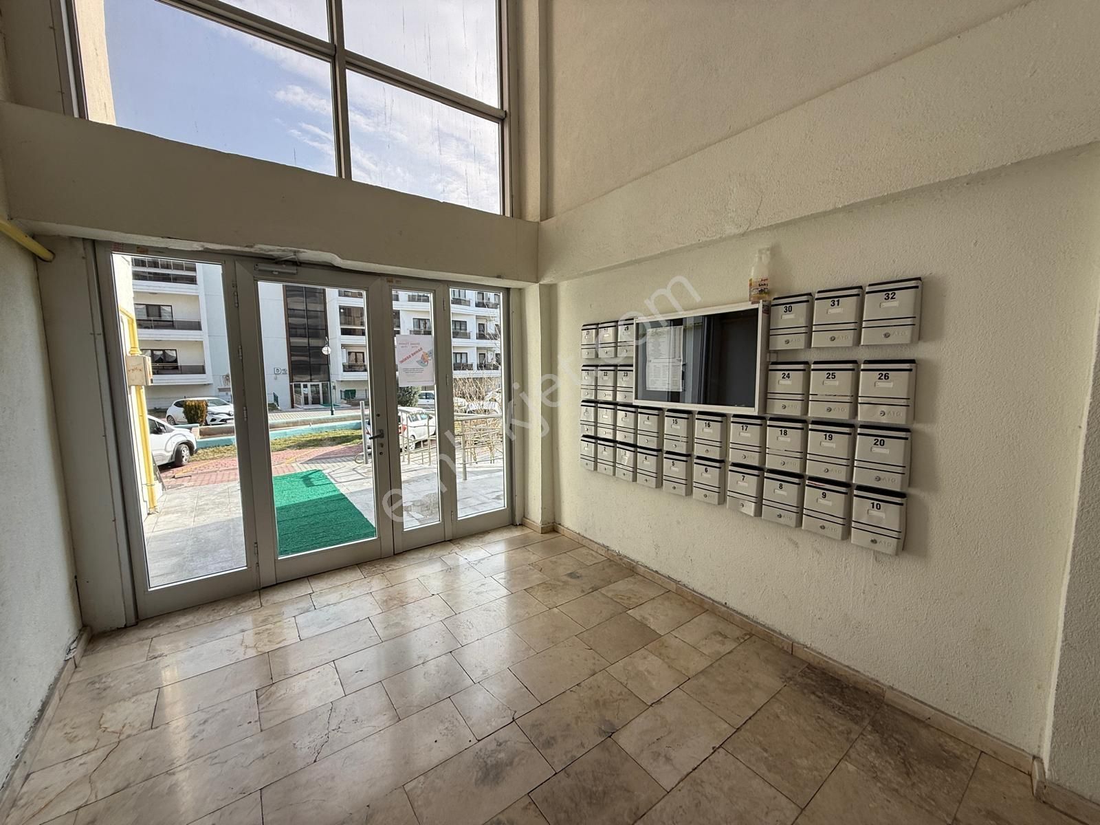 Bosna Hersekte Sosyal Tesisli Site İçinde Kiralık Daire - Görsel 19