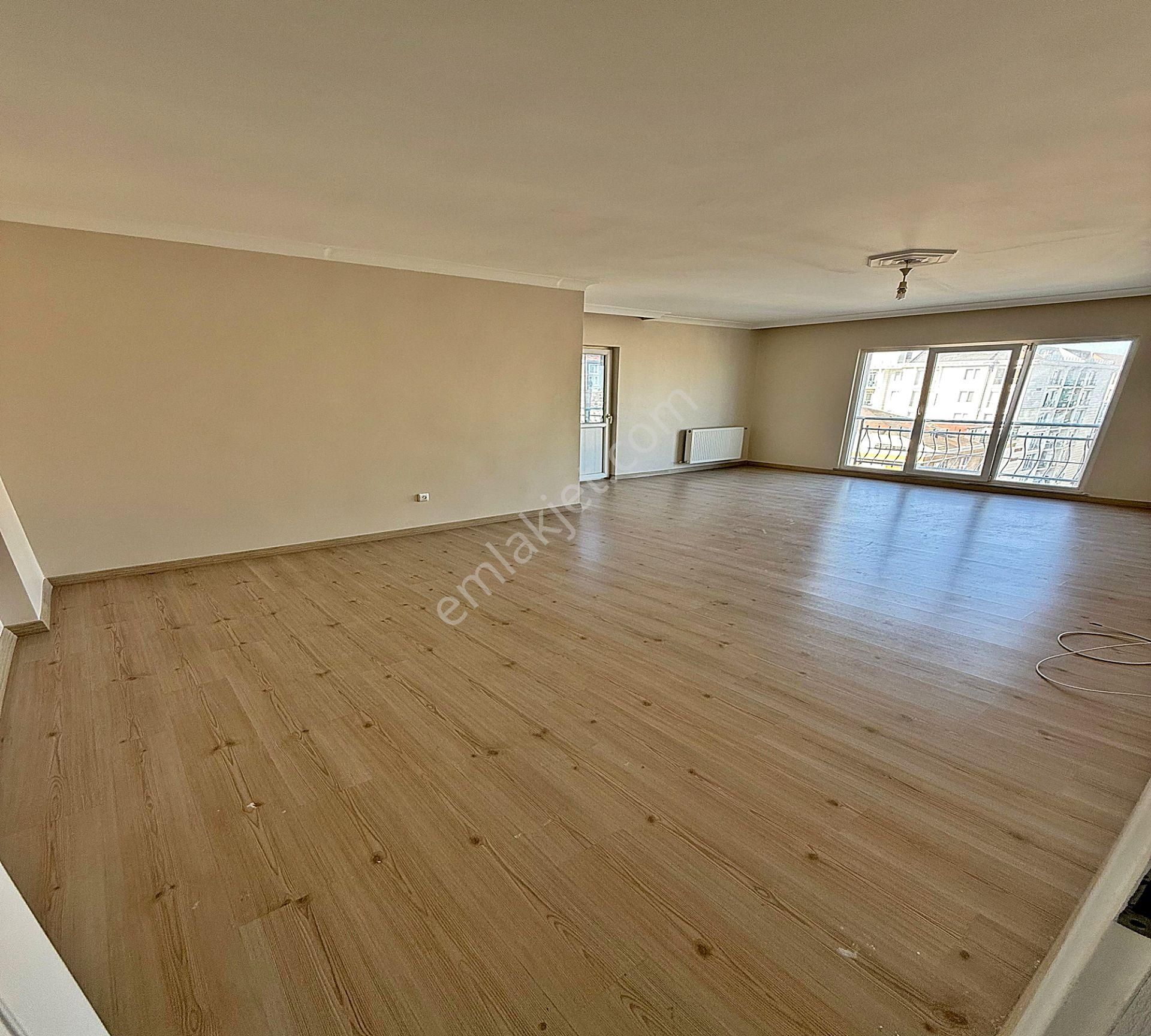 Bölgenin Gözde Semti Adnan Kahveci'de 3+1 Oturuma Ve Yatırıma Uygun Daire !! - Görsel 16