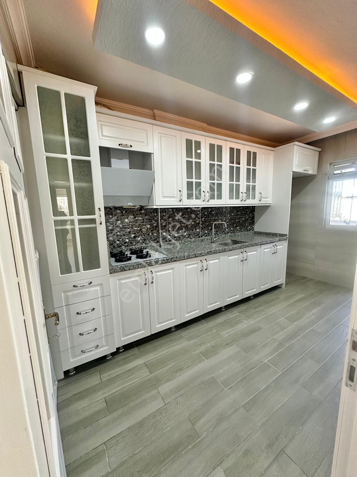 Hayal^den Andiçen Mh^de Ara Katta Full Yapılı Ön Cp. Geniş 3+1 Fırsat Daire !