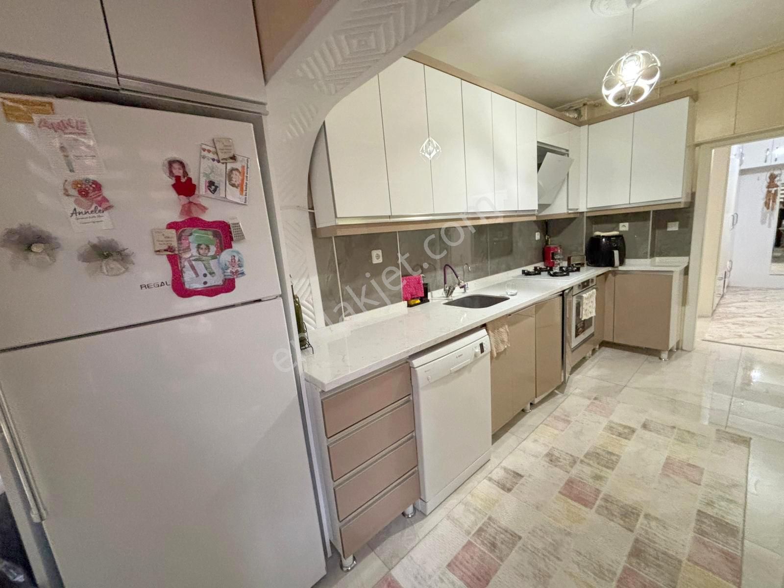 Danışment Göbek Yakını Orta Kat Konumlu Manzaralı 3+1 Emsalsiz - Görsel 5