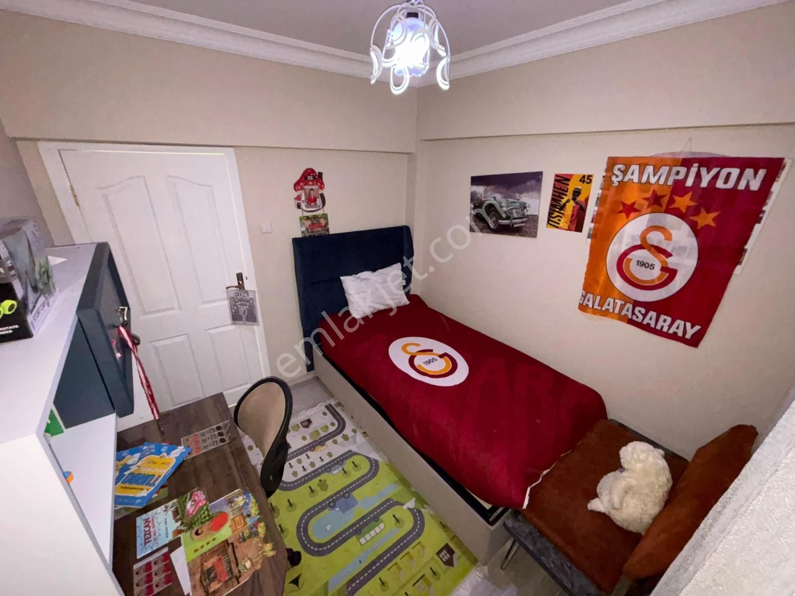 Danışment Göbek Yakını Orta Kat Konumlu Manzaralı 3+1 Emsalsiz - Görsel 16