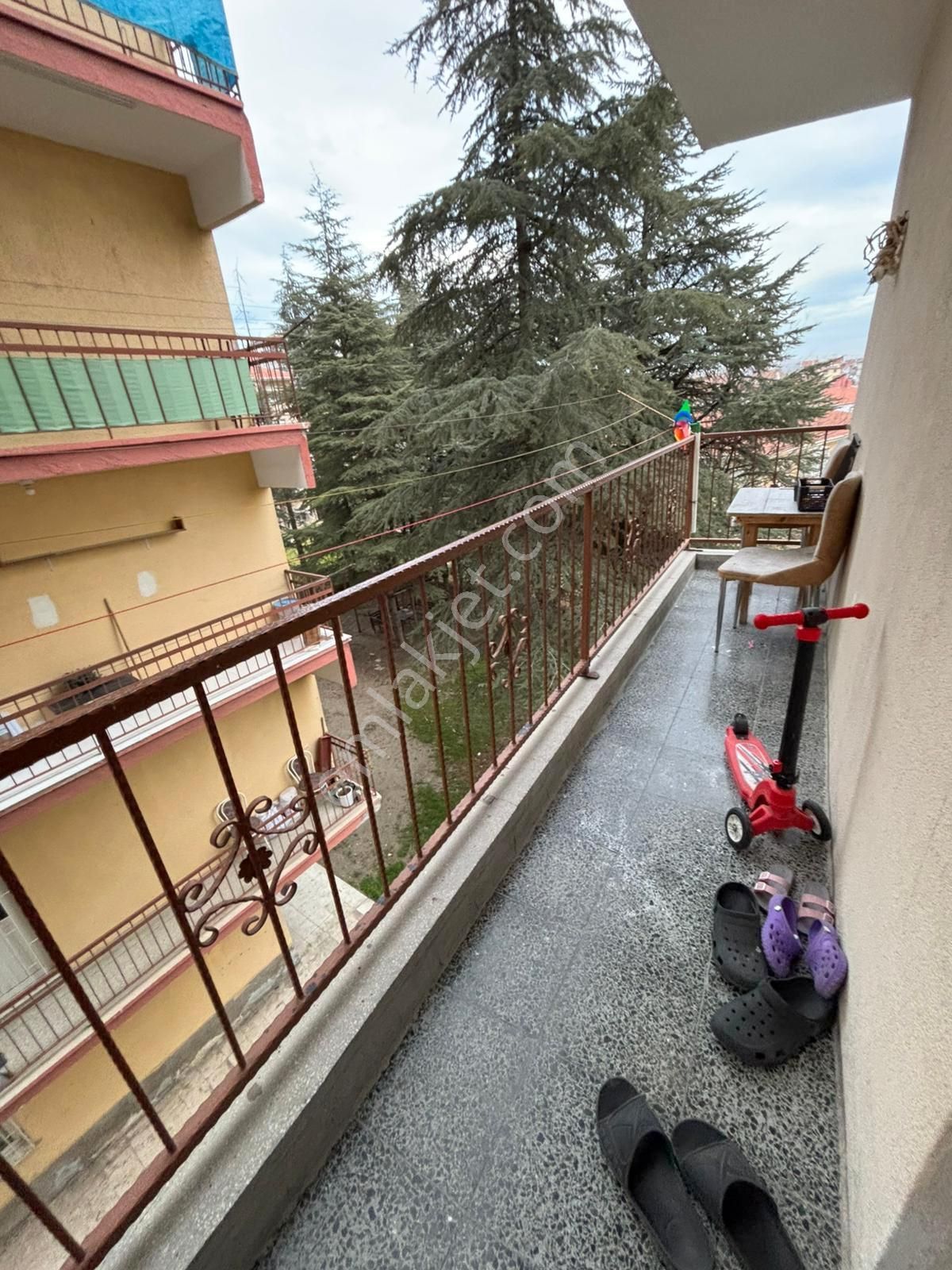 Danışment Göbek Yakını Orta Kat Konumlu Manzaralı 3+1 Emsalsiz - Görsel 17